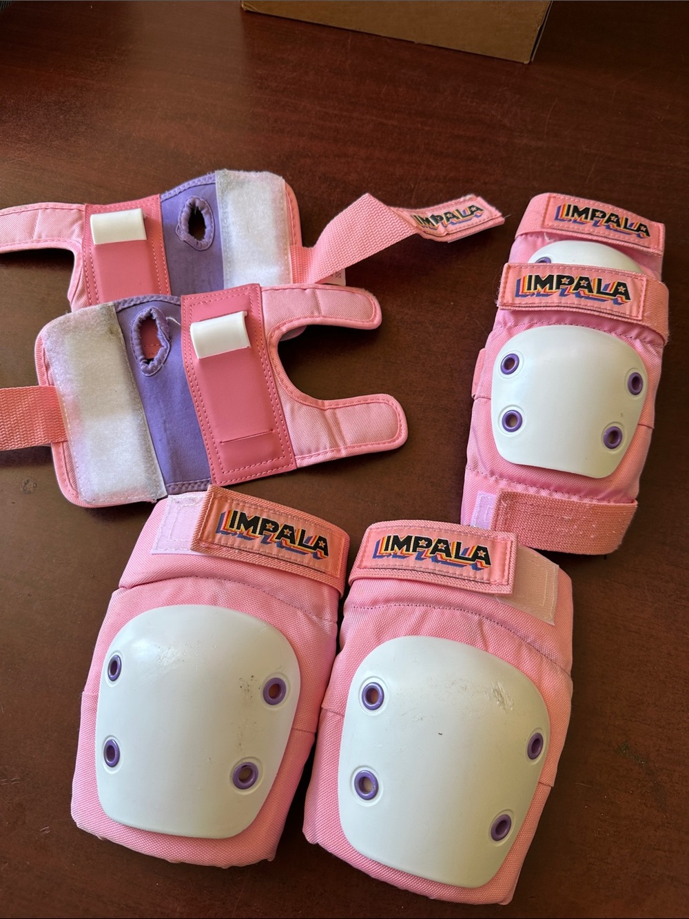 Size Junior - Medium, Impala Skate Pad Set